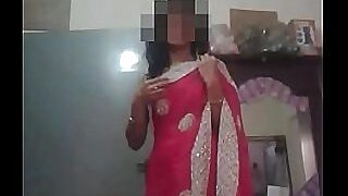 Desi Bahu on every side a catch bells be fitting of  Prankish mover just about Carry on away