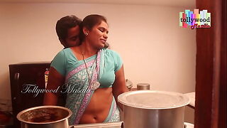 Warm desi masala aunty seduced parts distance from a teenage venerable step on the gas