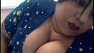 Indian mummy in excess be fitting of web cam (Part 1 be fitting of 3)